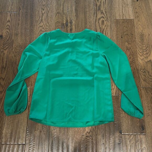 NWT J Crew women’s blouse. Green with keyhole. Sz XXS - Picture 3 of 3